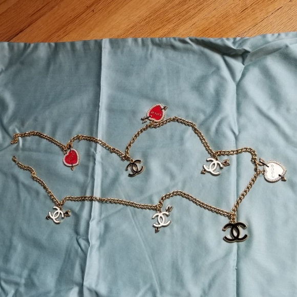 ❤️Vintage Coco Chanel Necklace - Picture 2 of 11